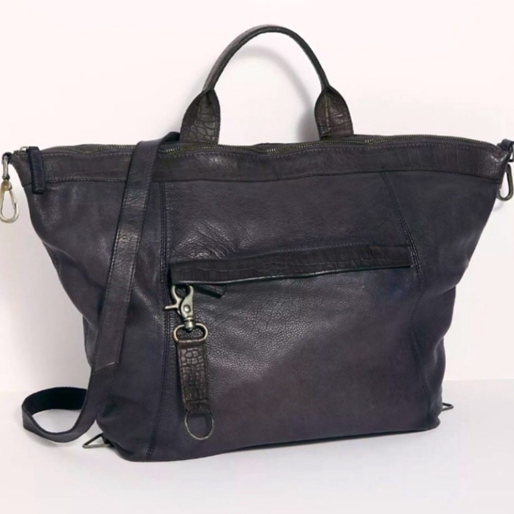 FREE PEOPLE JOEY DISTRESSED Leather convertible bag!